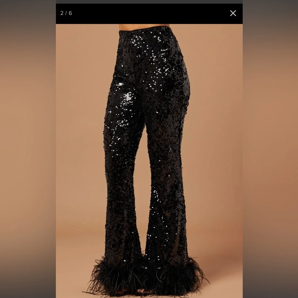 Dania Sequin Feather blazer and Pant - Black
Pant: XS blazer:S         NWT - Picture 3 of 4